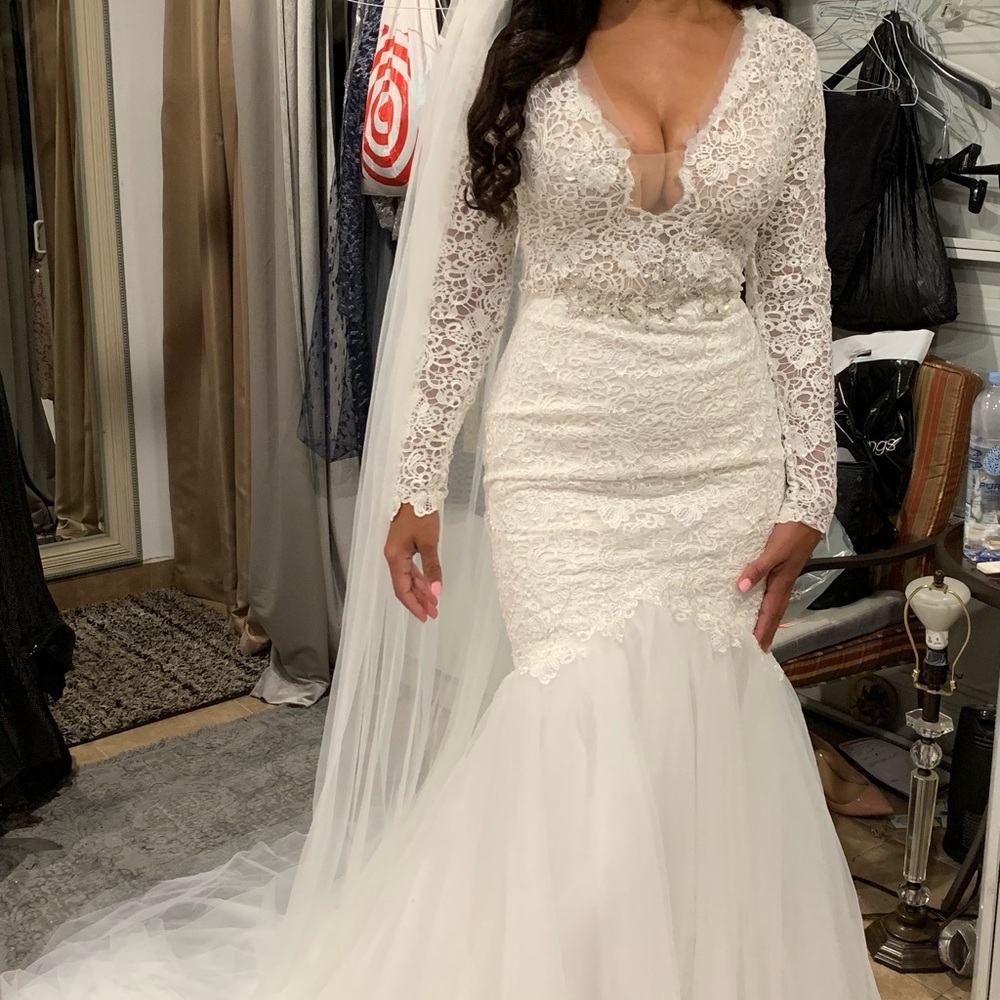 Beautiful Ivory Wedding Dress - Picture 12 of 13